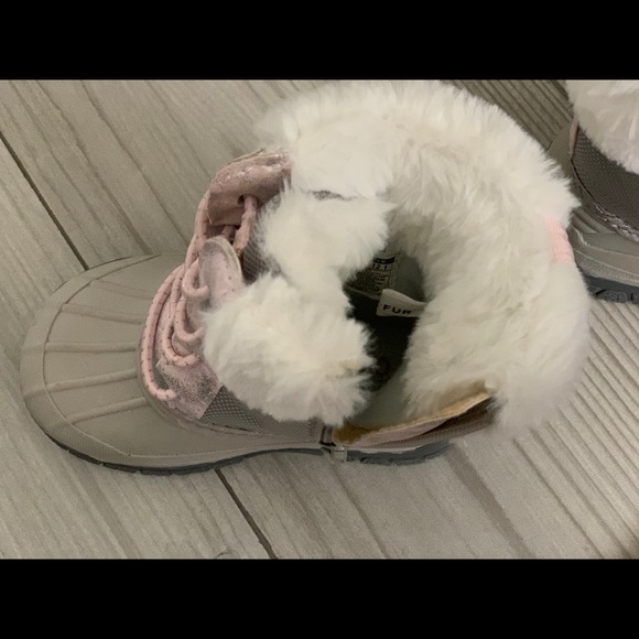 Oshkosh Fluffy Winter Boots - Picture 4 of 5